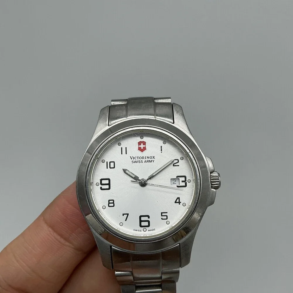 Victorinox Swiss Army Womens Watch 32mm Silver Tone Date New Battery 7.25
